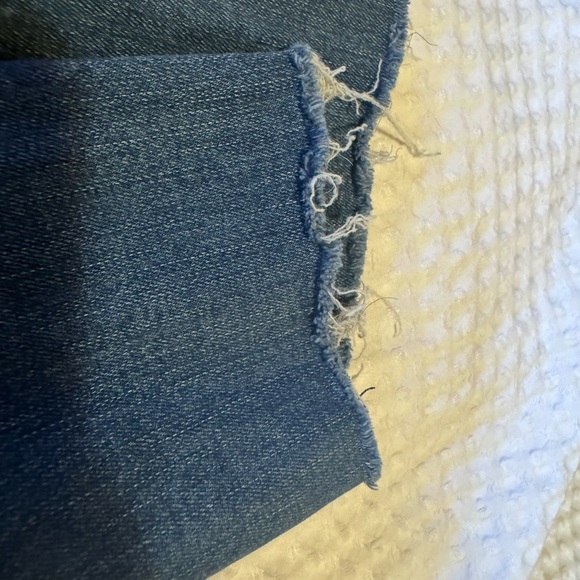 A&F Super Skinny Ultra High Rise 26/2 jeans - Picture 2 of 8